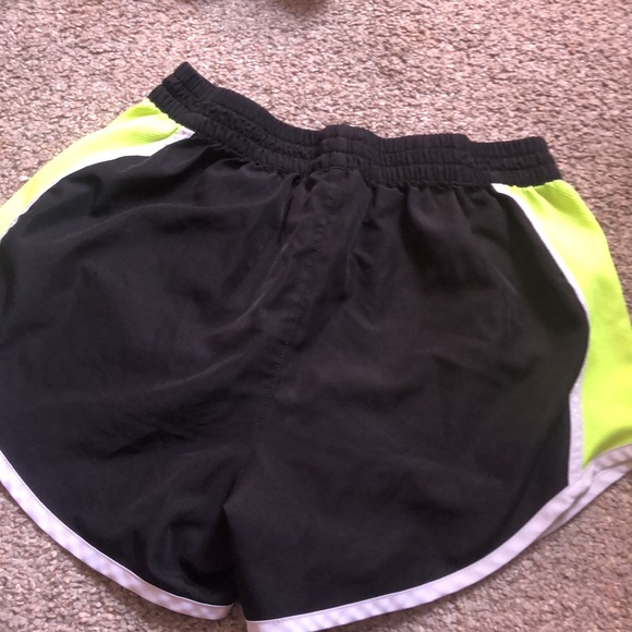 These neon shorts are everything - Picture 3 of 3
